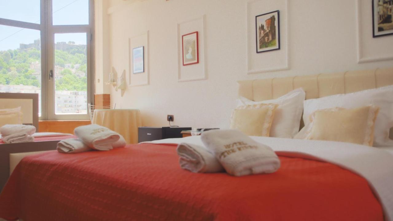 Hotel The First Gjirokastra Kültér fotó
