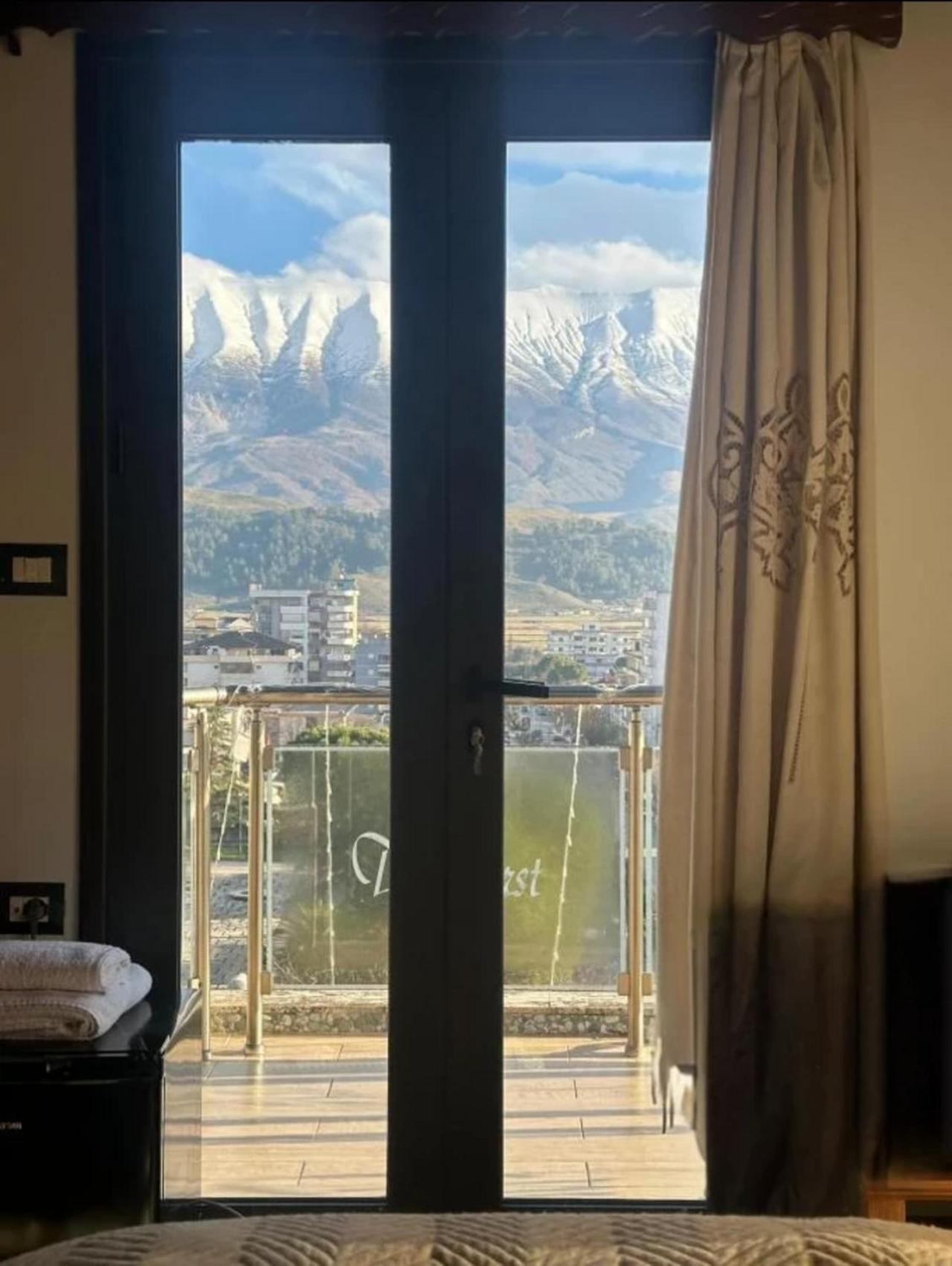 Hotel The First Gjirokastra Kültér fotó