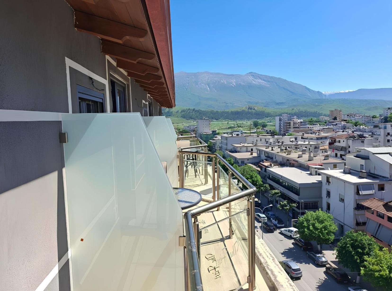 Hotel The First Gjirokastra Kültér fotó