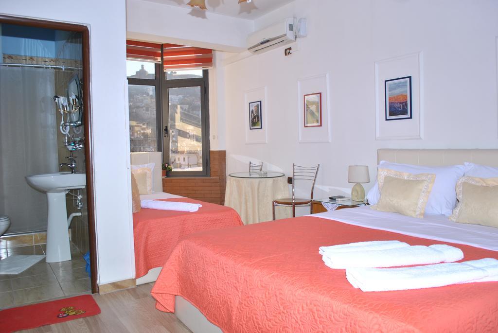 Hotel The First Gjirokastra Kültér fotó