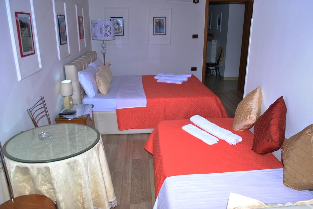 Hotel The First Gjirokastra Kültér fotó