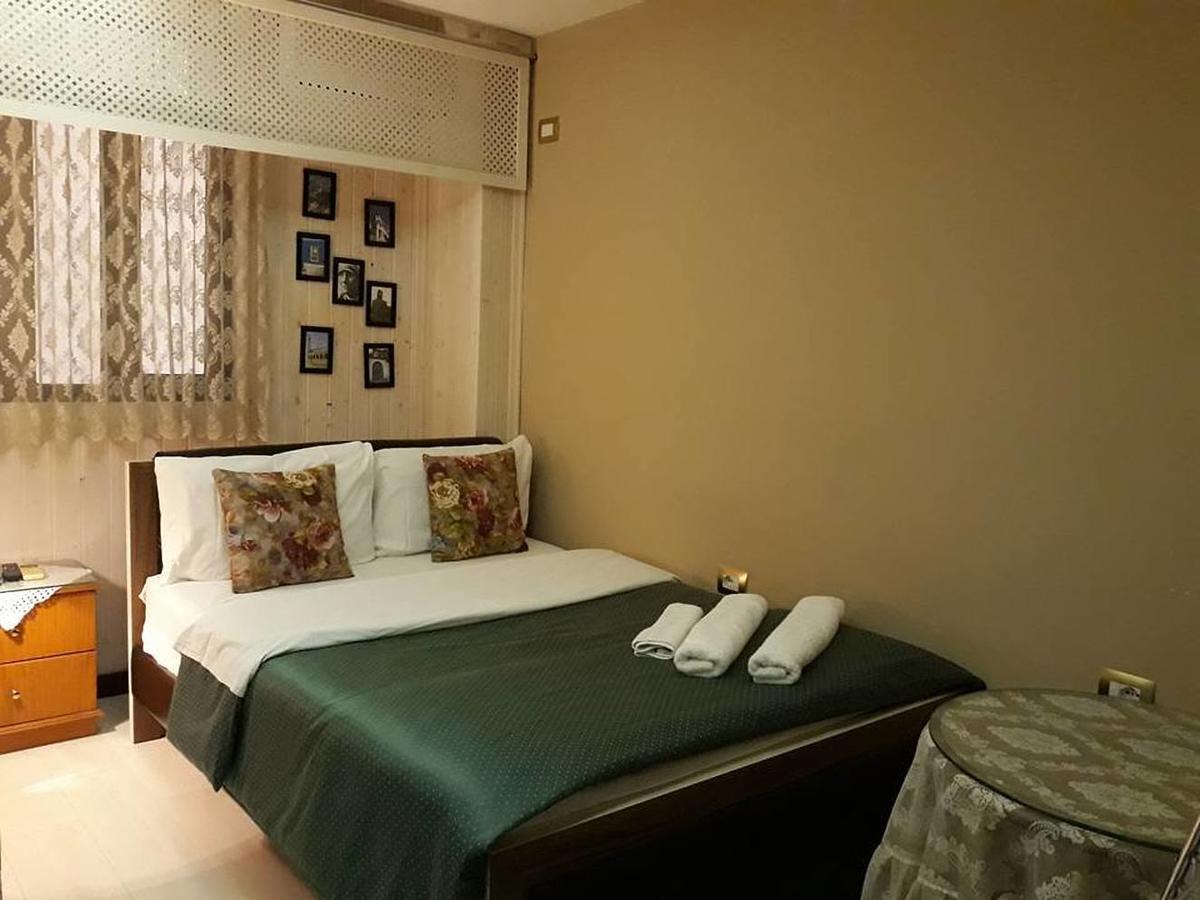 Hotel The First Gjirokastra Kültér fotó